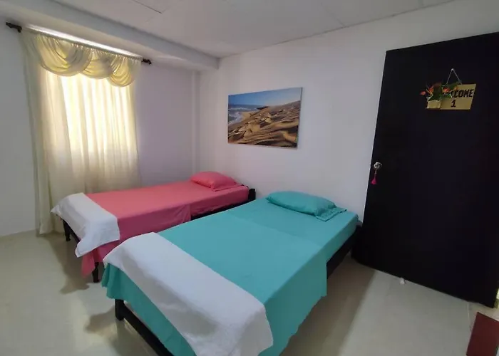 Alojamiento Entero, Casa Amplia, Patio, Aire