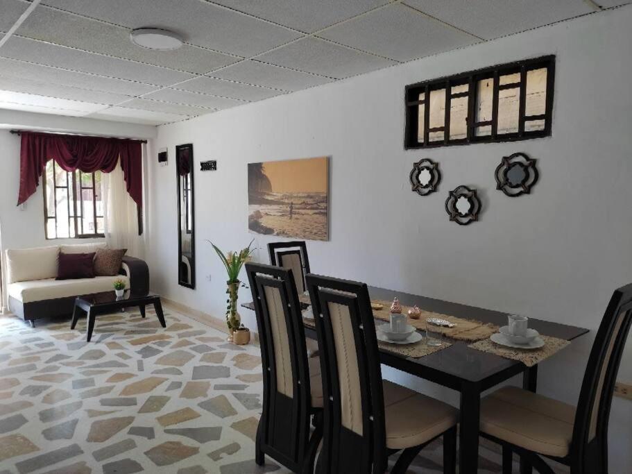 Entero, Casa Amplia, Patio, Aire Apartment Riohacha